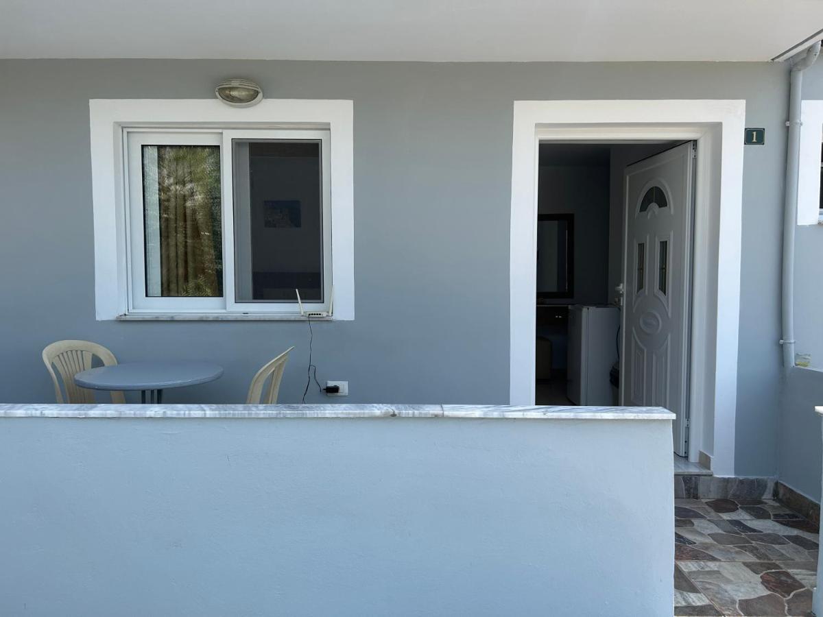 Eri Rooms Sarandë Eksteriør billede