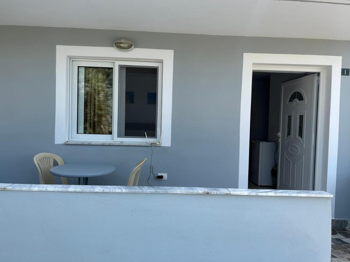 Eri Rooms Sarandë Eksteriør billede
