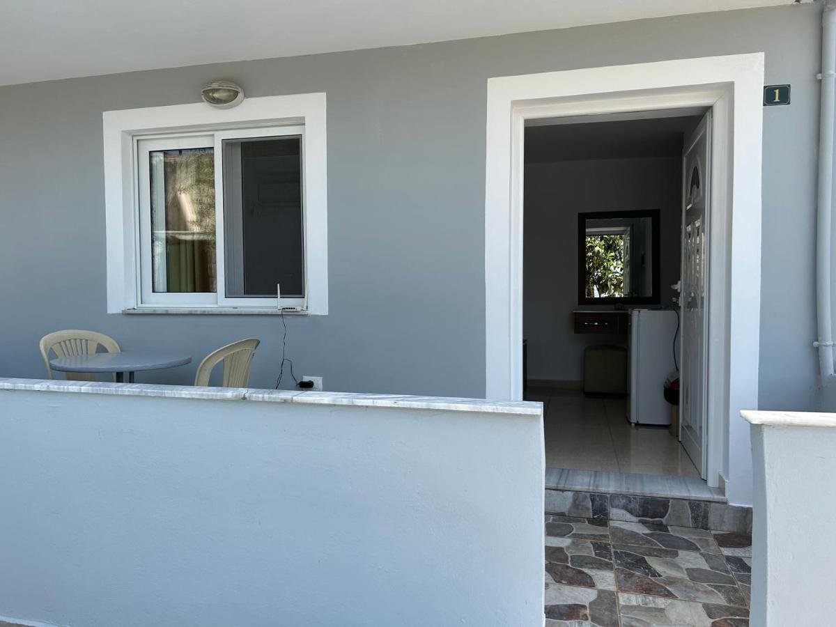 Eri Rooms Sarandë Eksteriør billede