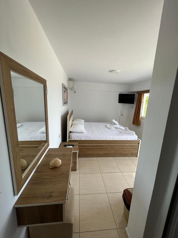 Eri Rooms Sarandë Eksteriør billede