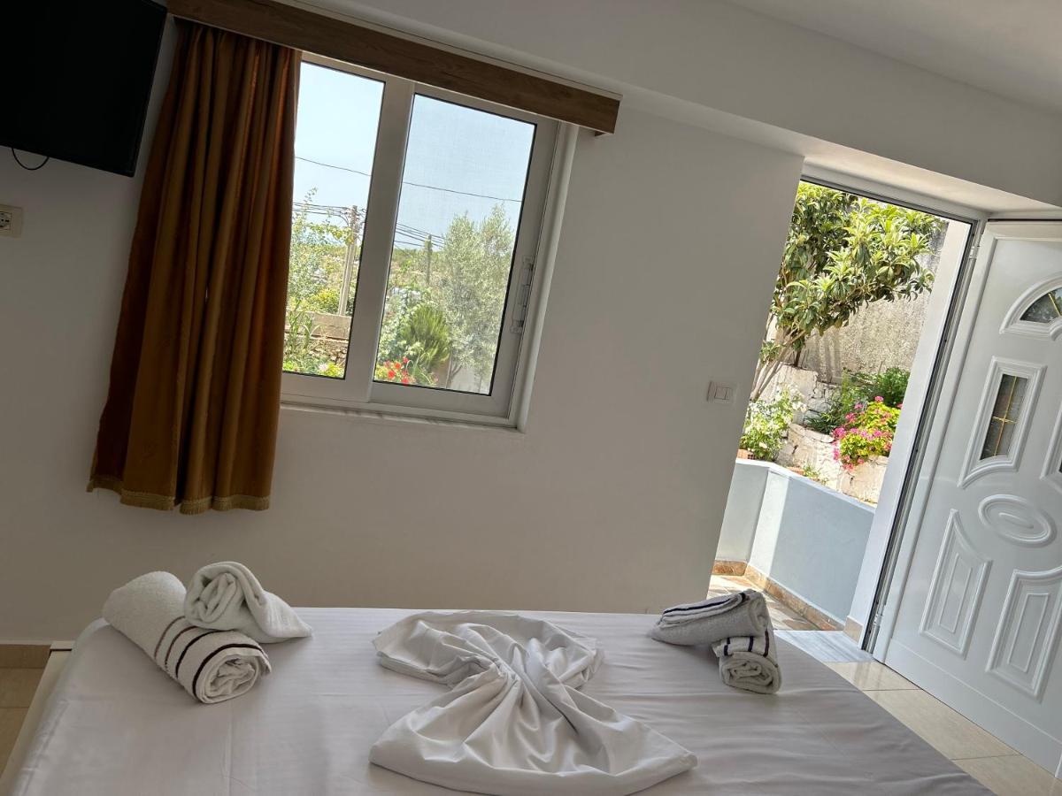 Eri Rooms Sarandë Eksteriør billede
