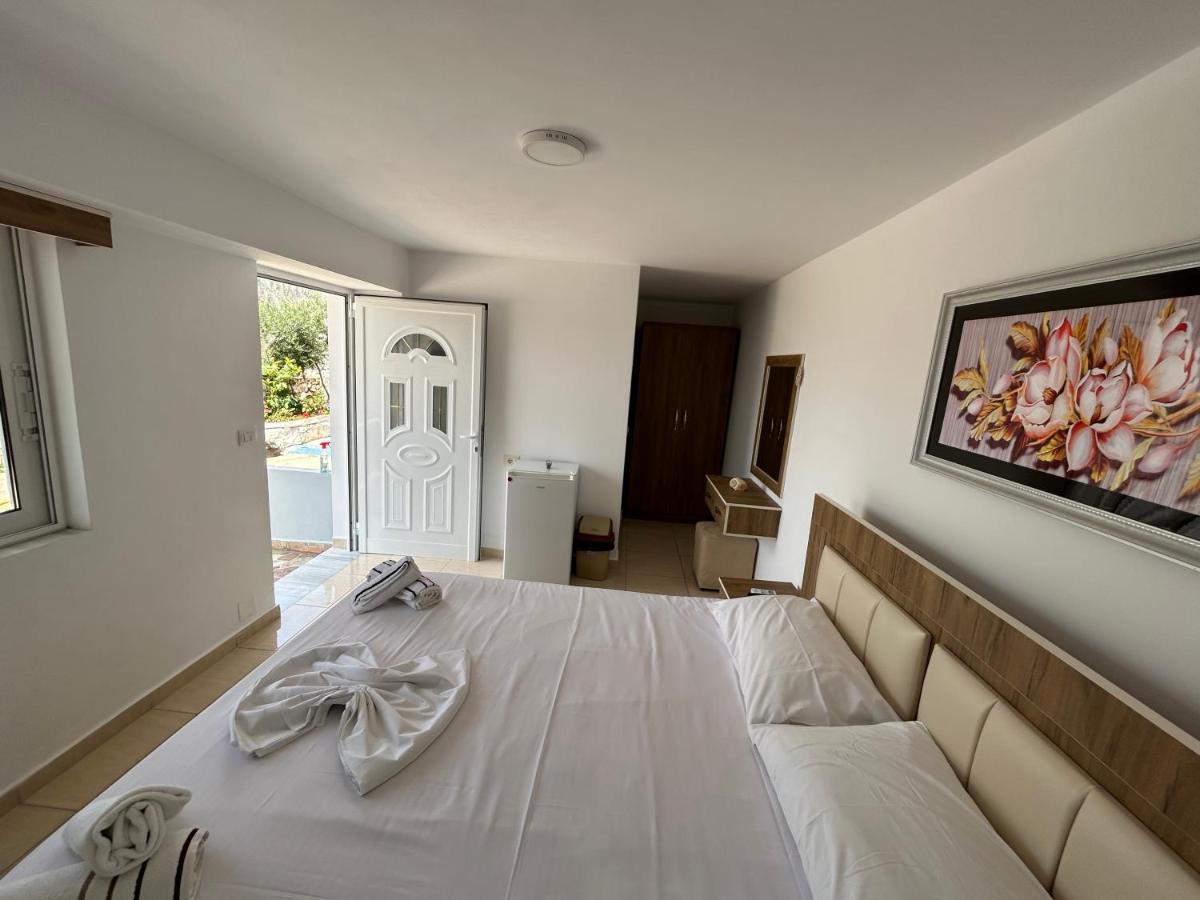 Eri Rooms Sarandë Eksteriør billede